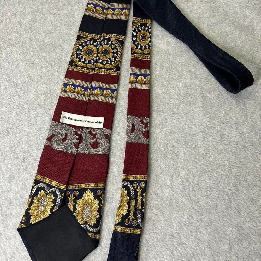 Metropolitan Museum of Art Silk‎ Tie Mens Burgundy Navy Gold Filigree Art Museum